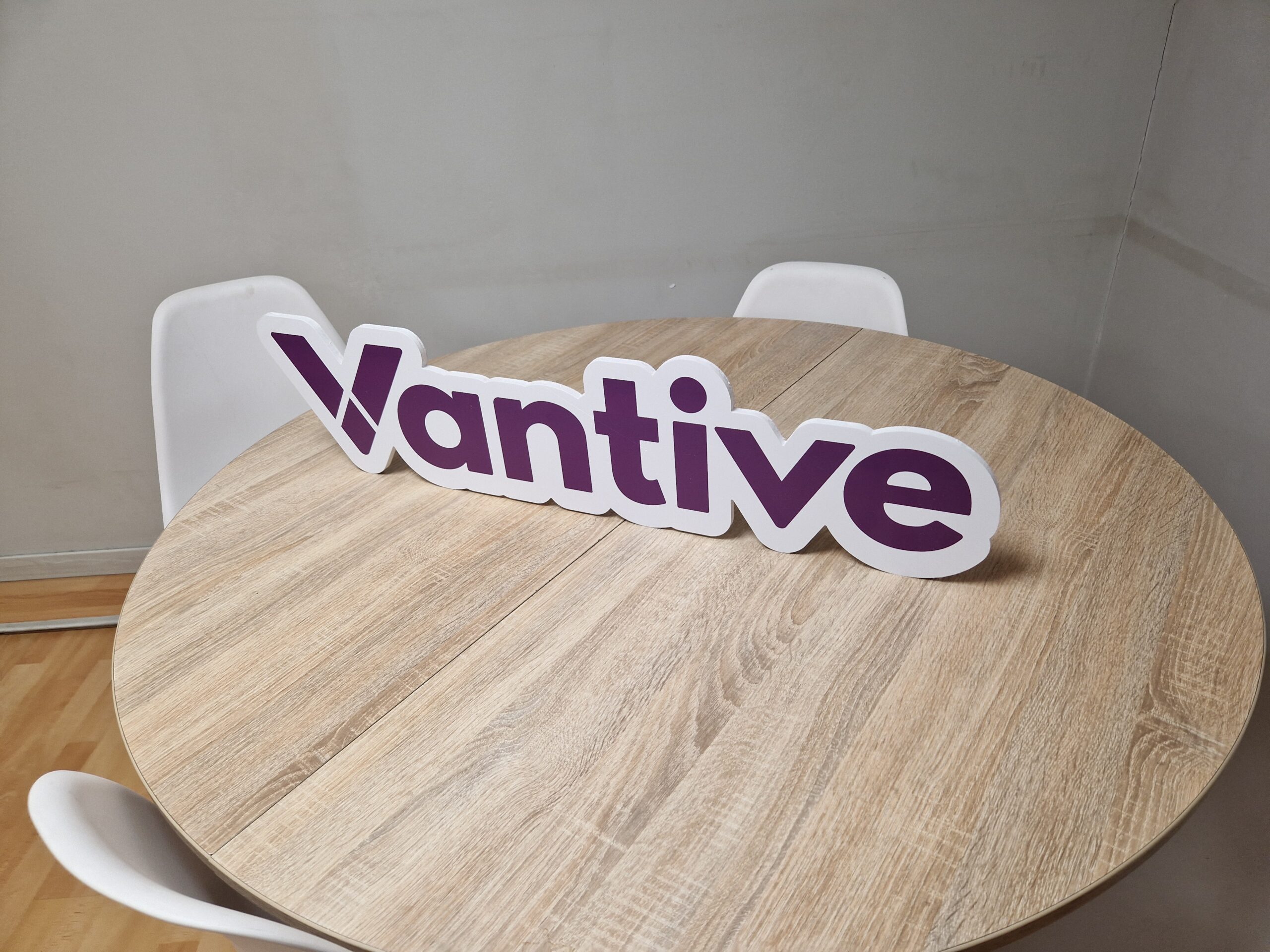 Vantive objets publicitairesplv en plexiglas personnalise et sur-mesure lyon