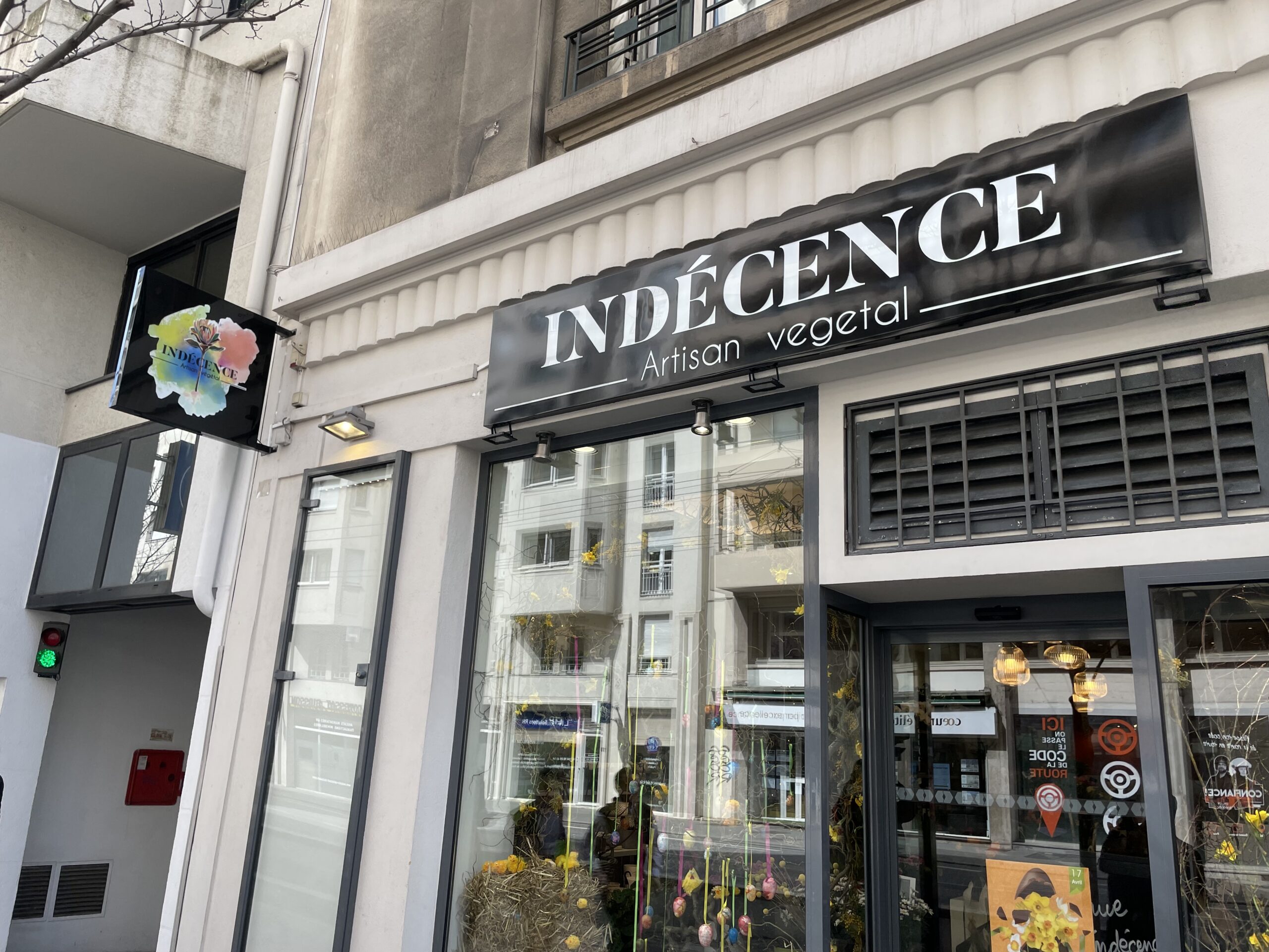 indécence panneaux enseigne villeurbanne